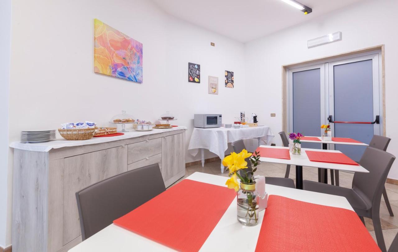 Lupomonaco Rooms Veglie Buitenkant foto